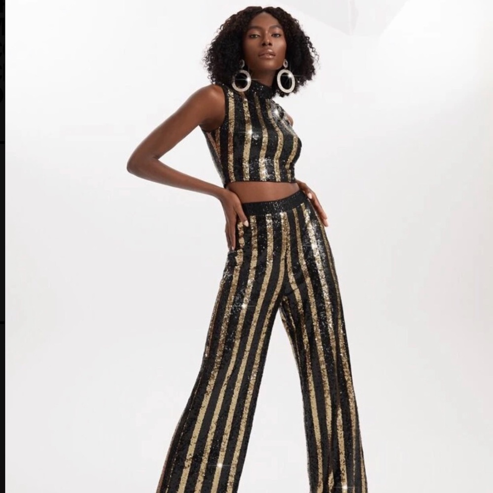 Black and gold stripped matching set